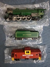 Full O Scale Williams/MTH Combo - Southern 4-6-2 Loco w/ Caboose - Please Read