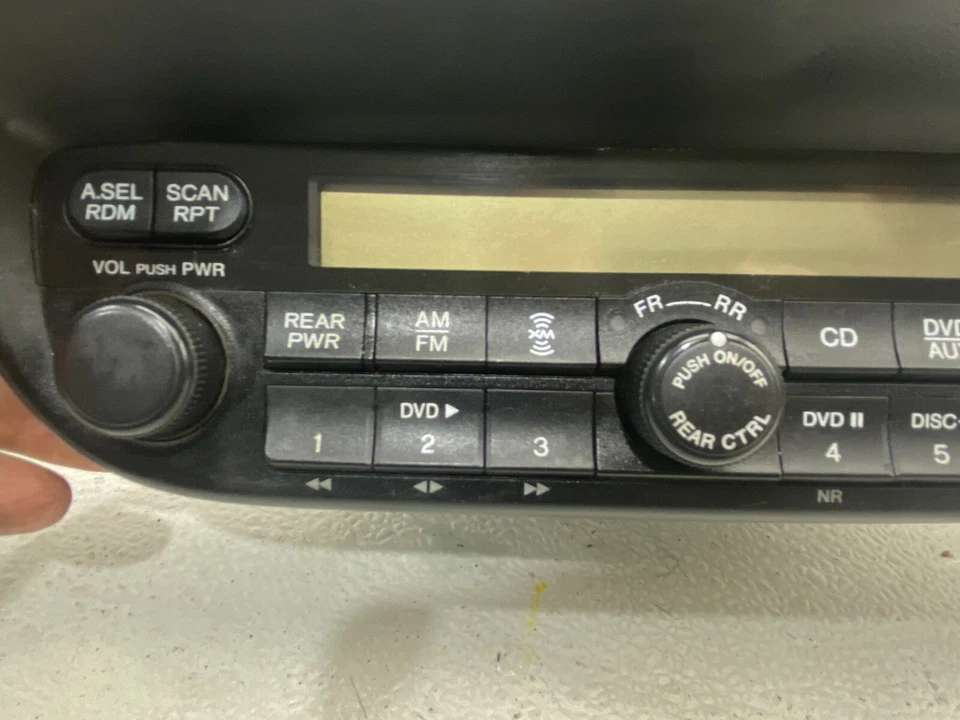 #2005-2010 HONDA ODYSSEY AM FM CD PLAYER RADIO RECEIVER 39100-SHJ-A800 - Image 4 of 4