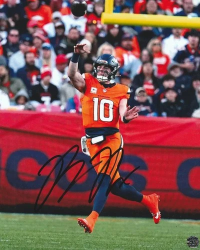Bo Nix Autographed Signed Denver Broncos 8x10 Photo with COA-Matching Hologram