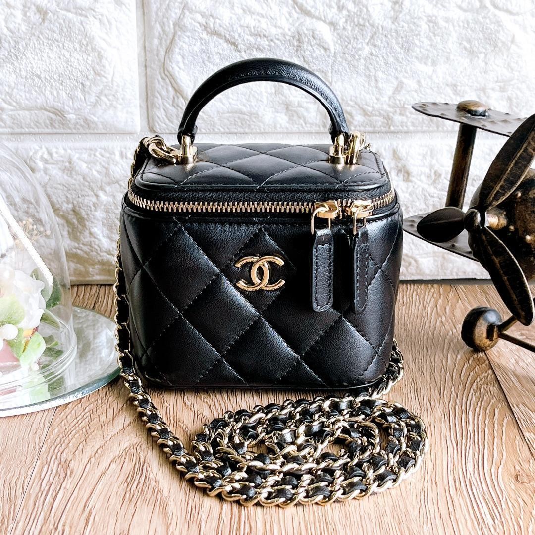 CHANEL Black Lambskin Matelassé 2-Way Vanity Bag with Gold Hardware 31655482 M