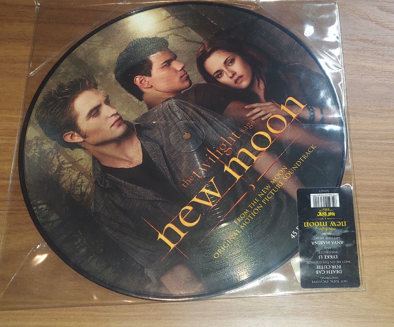 The Twilight Saga New Moon Soundtrack Picture Disc  45rpm Hot Topic. 