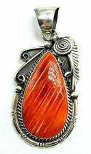 Navajo Handmade Spiny Oyster Pendant Set In Sterling Silver - Alfred Martinez