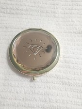 COMPACT MIRROR FOLDING COMPACT MAGNIFACTION MIRROR WITH GLASS TOP
