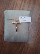 Russisches Goldkreuz  mit einem Diamanten.