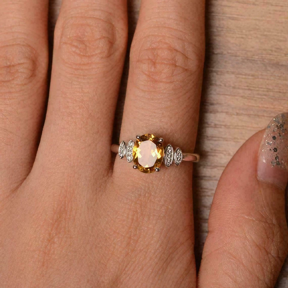 Anillo de compromiso solitario citrino amarillo de 2 quilates creado en laboratorio enchapado en oro blanco de 14 quilates Foto 4 de 4