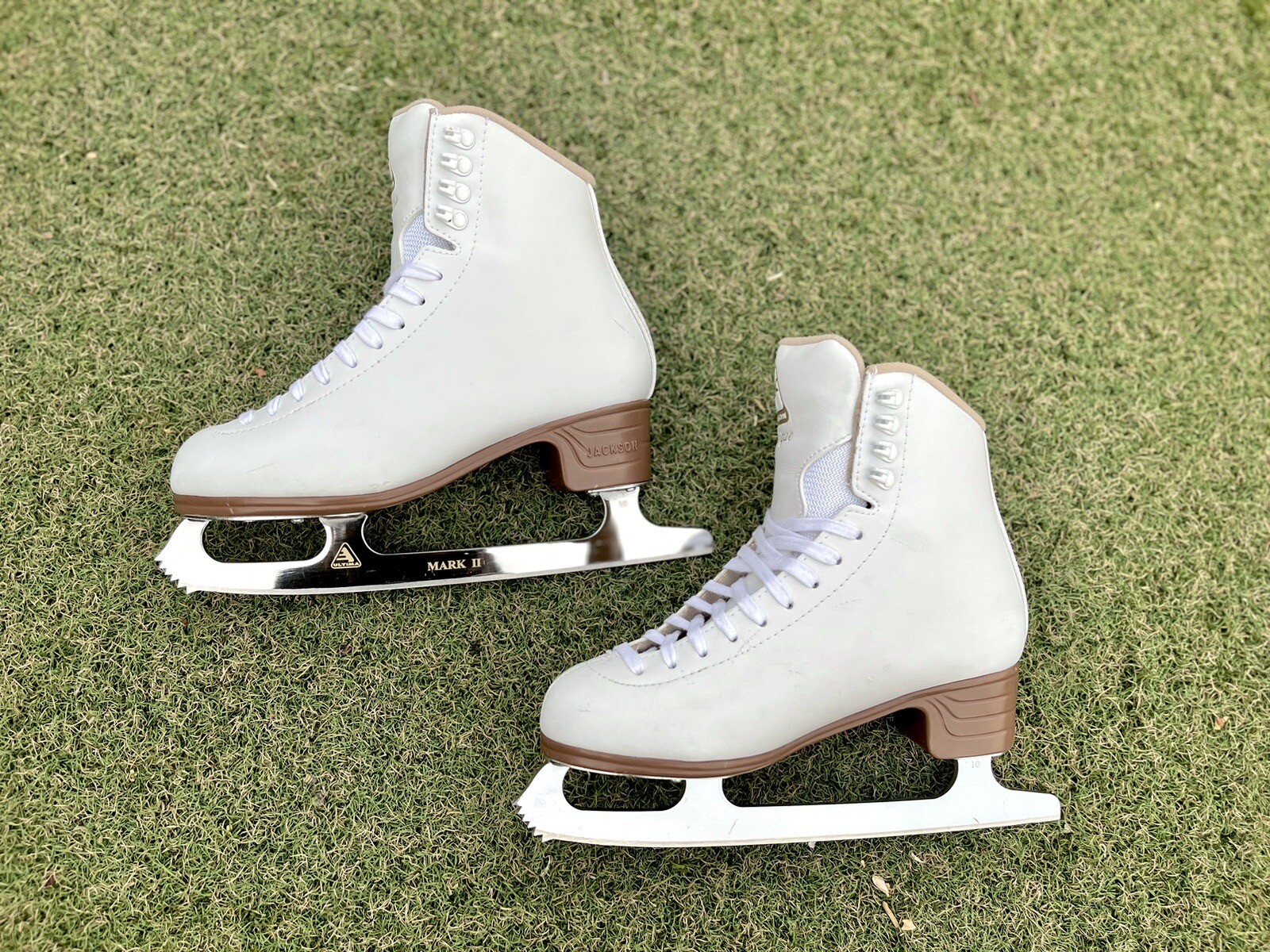 Jackson Ultima Mystique Ice Figure Skates Women’s Size 7.5 or 7 1/2 eBay