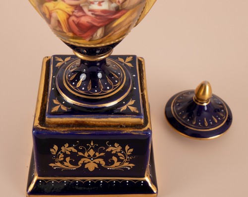 Antique Austrian Royal Vienna Porcelain Urn Hand Painted Signed - Picture 6 of 9