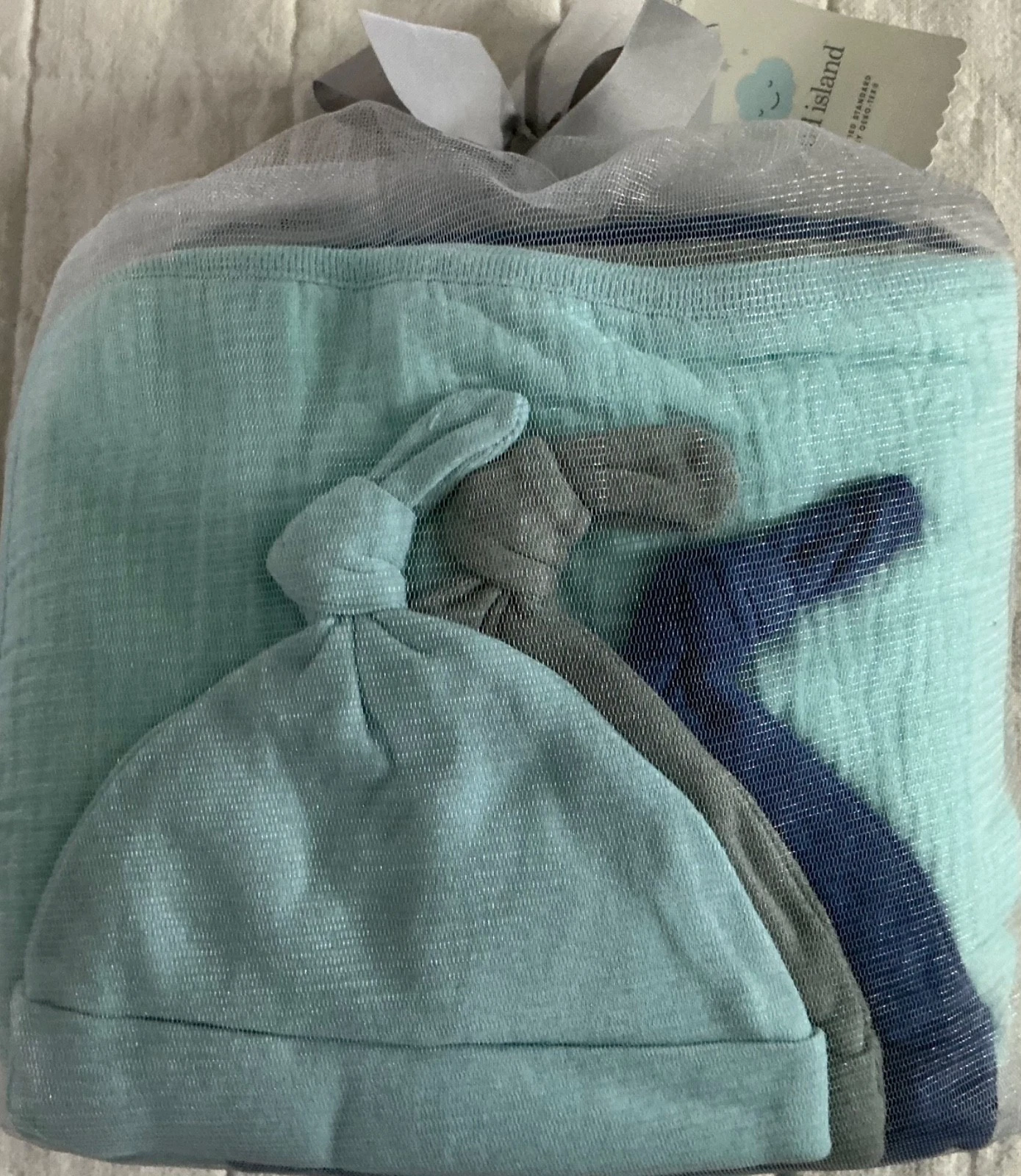 Target Cloud Island Baby Bundle -Oneies, Hats, Burp Cloth, Pants, Match S: 3-6M