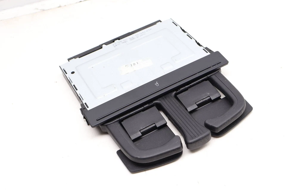 VW JETTA 2005-2010 - ASIENTO TRASERO reposabrazos portavasos 8P0885995B Foto 2 de 4