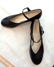 Women's 9 1/2 M Black Leather Bailey's/ Capezio Tap Shoes