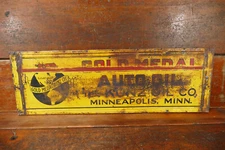 RARE Vintage Gold Medal Auto Oil KUNZ Co Minneapolis MN Tin Advertising Sign