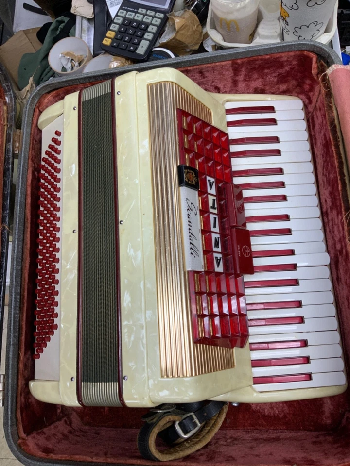 Аккордеон Scandalli сделано в Италии с чехлом N7/2 - Изображение 2 из 4