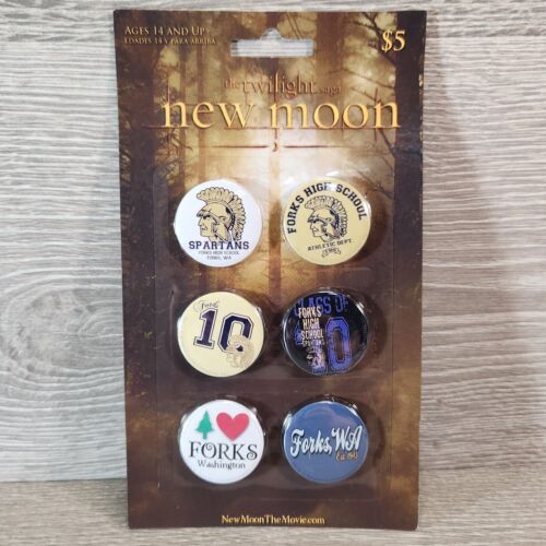 The Twilight Saga New Moon Forks Spartans Pins Buttons in Original Packaging - Picture 1 of 5