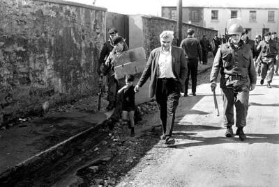 British soldiers seen here patrol Bogside Londonderry Our picture - Old Photo 3