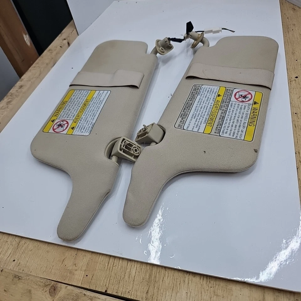 2000-2004 Subaru Legacy & Outback Driver Passenger Sun Visors Lighted Beige Pair - Image 3 of 3