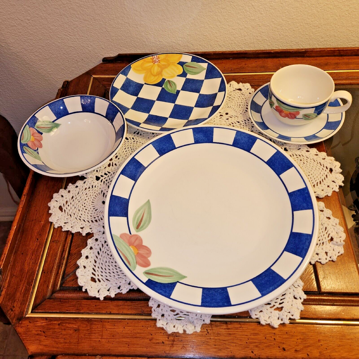 Tea Cups Johnson Brothers English Chippendale Johnson Bros England