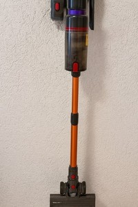 Kabelloser Akku Staubsauger Avalsor 560W mit Touchscreen Sauger