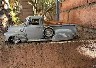 Dub City Street Low 1951 Chevy Pickup Loose/Damaged/ Cracked Frame, 1:24 Scale