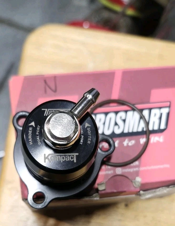 Usado Turbosmart BOV Kompact Shortie Doble Puerto Ford Mustang EcoBoost TS-0203-1081 Foto 2 de 4