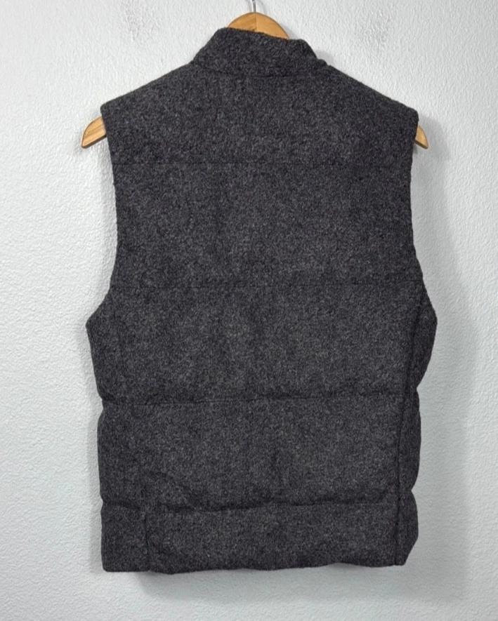 Chaleco de plumón de ganso Vince para hombre pequeño frente a presión carbón brezo lana ropa exterior Foto 3 de 4