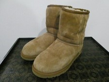 UGG Women's Brown Cuff Short Sheepskin Boots Size W7 preowned