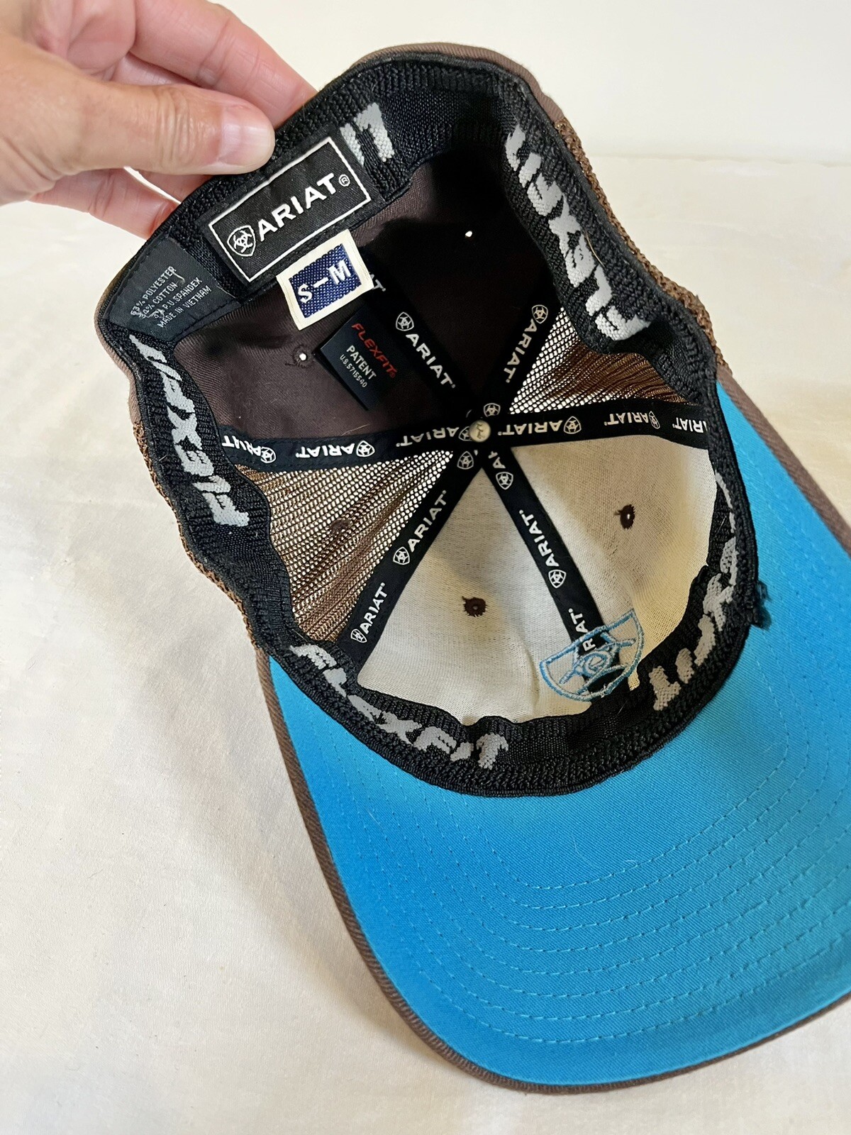 Ariat Boots Logo Stretchy Brown Blue Fitted Cap Hat Size Small / Medium