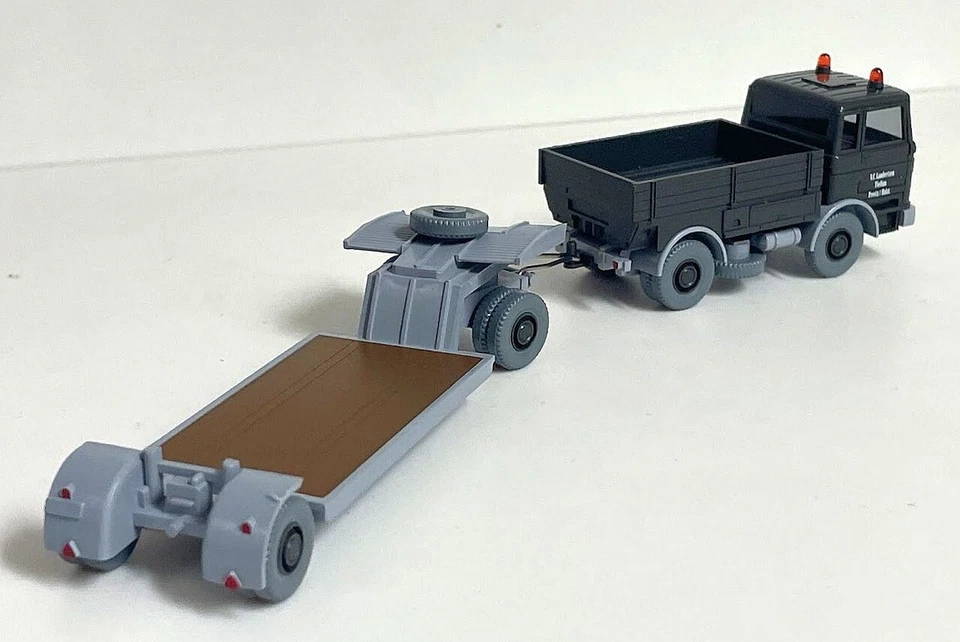 Wiking Sondermodell 1/87 (H0): MB LP 1620 Tieflade-Lastzug "Lambertsen Tiefbau" - Bild 4 von 4