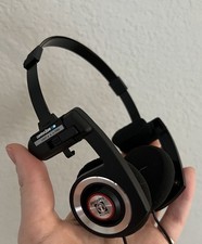 Auriculares internos Koss Porta Pro negros, estilo retro, diseño plegable
