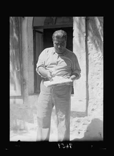 Photo:Powdered flint