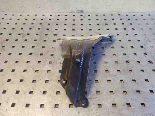 VW TOURAN 1T1, 1T2 Kotflügelhalter vorne links 1T0821135B 1.9 Diesel 26155526