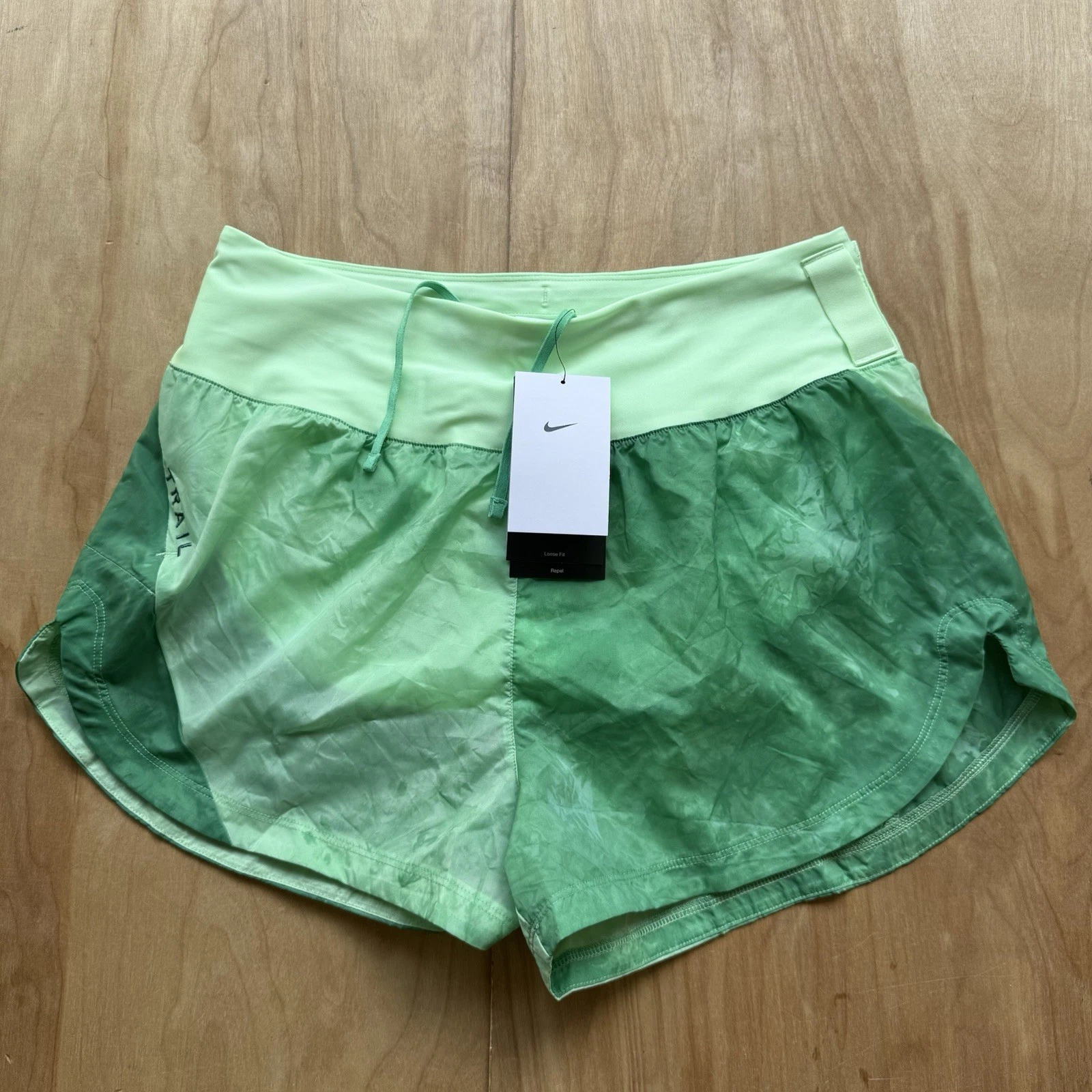 Nike Trail Women Large 3" Repel Mid-Rise Lined Running Shorts Green FN2647-376