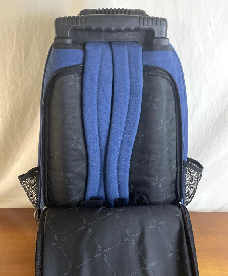 Mochila de mano con ruedas CALPAK de lados suaves azul de 18" equipaje de 6 compartimentos usada en excelente estado Foto 4 de 4
