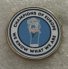 MAN CITY EURO CHAMPIONS PIN BADGE GILT-METAL MOUNT CLEAR VIEW DOME COVER. 