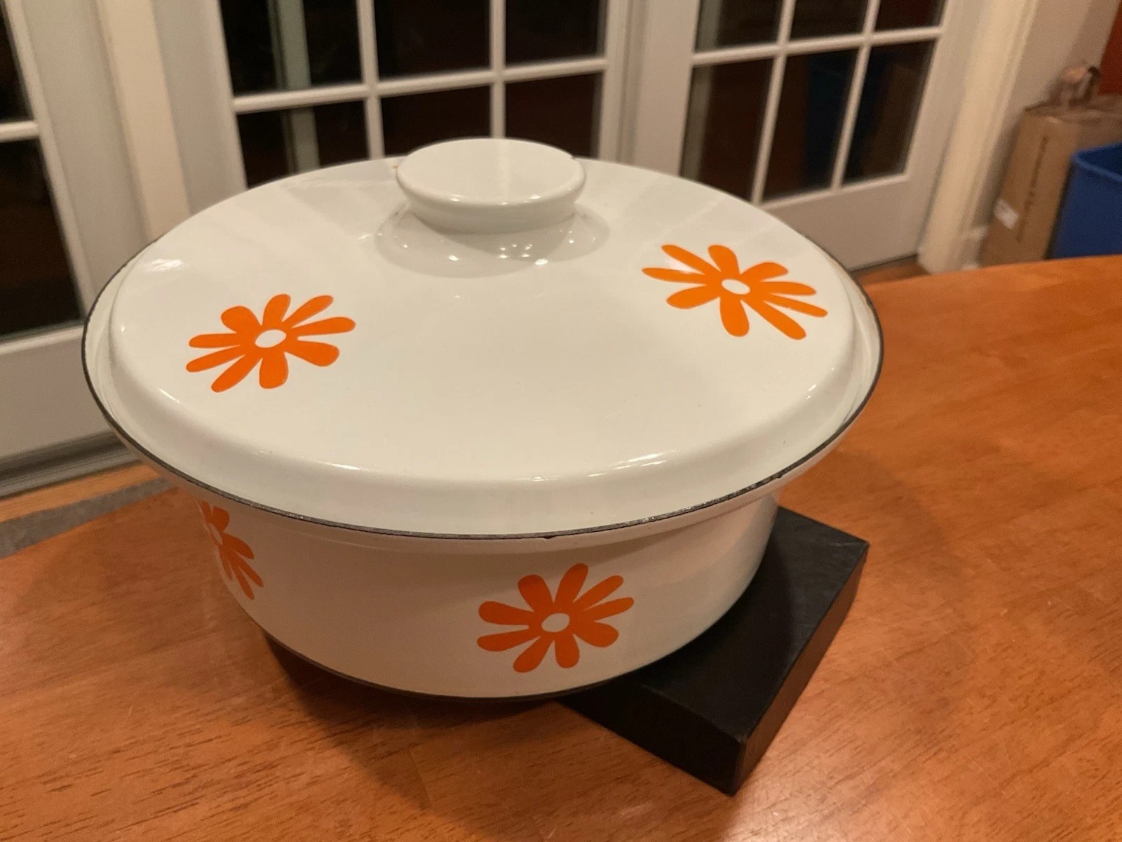 Hanova of Pasadena 1968 Flower Power Enamel / Steel Lidded Dutch Oven - Rare!
