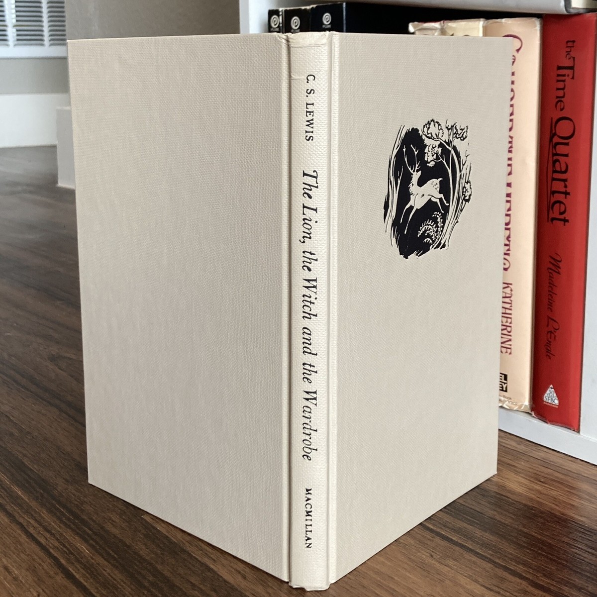 The Lion The Witch And The Wardrobe Book Cover 1950 Lewis, C.S. (1950)