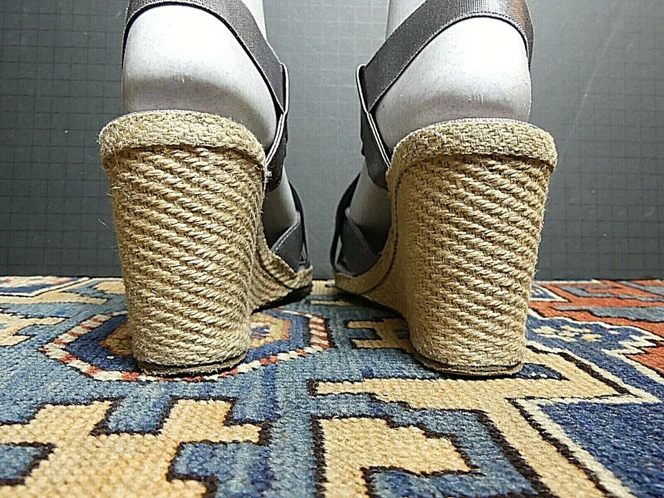 Alpargatas para mujer Andre Assous plateadas/bronce elásticas talla 9,5 M ¡COMO NUEVO! Foto 4 de 4