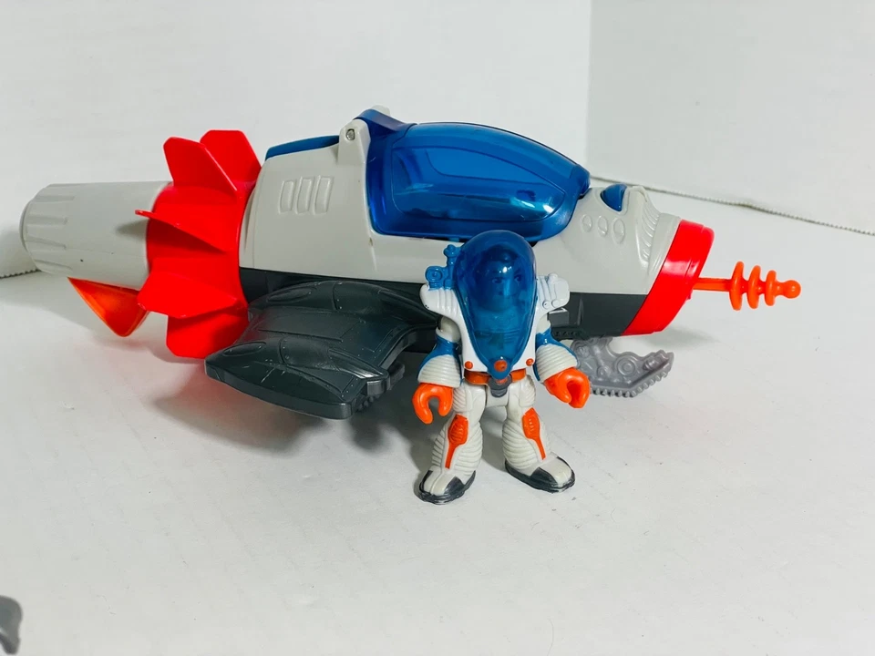 Imaginext Space Lot: Alpha Explorer, Ion Orbitor, Alpha Star Spaceship, 8 Figure - Image 4 of 4