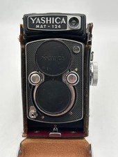 Yashica MAT-124 Vintage TLR Camera Black 120mm with Leather Case