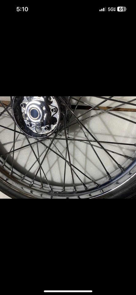 Llanta y neumático Harley Davidson Softail and Dyna Wide Glide cromados 21" Foto 2 de 4