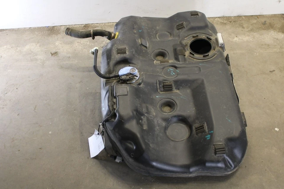 Kia Optima LX 2016-2020 2,4 L tanque de gasolina 18,5 galones estadounidenses 31150-D5500 OEM Foto 4 de 4