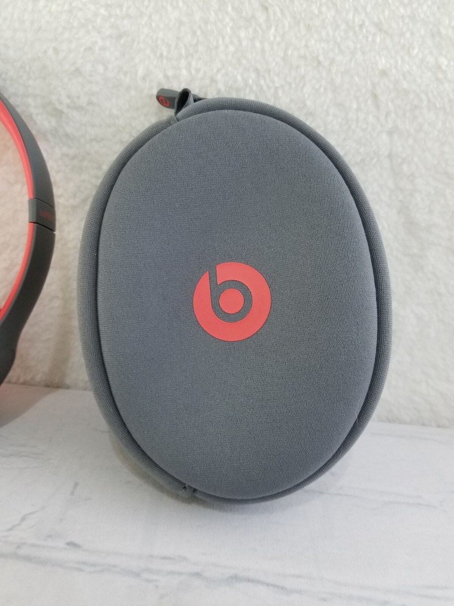 Beats by Dr. Dre Solo 2 Wireless Headband Wireless Beats by Dr. Dre Solo 2 Wireless Headband Wireless