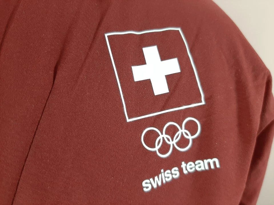 Descente Swiss Olympic Team Jacket Women's Size 46 PyeongChang 2018 Maroon RARE - Image 4 of 4