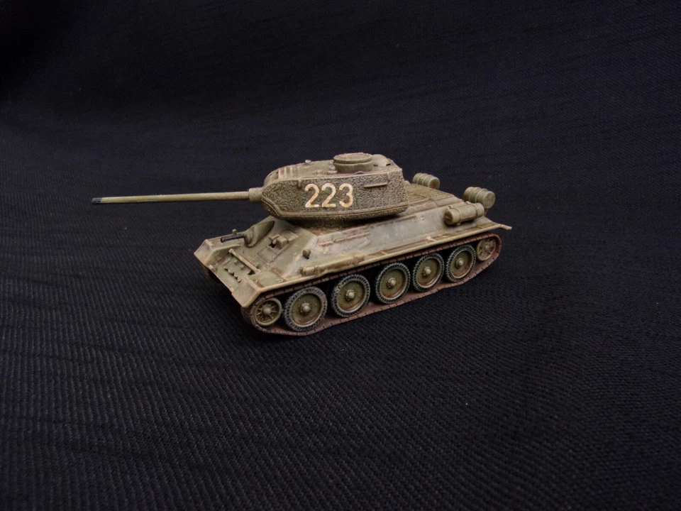 upgraded T-34/85  1944, Amercom 1/72 - Image 2 of 4