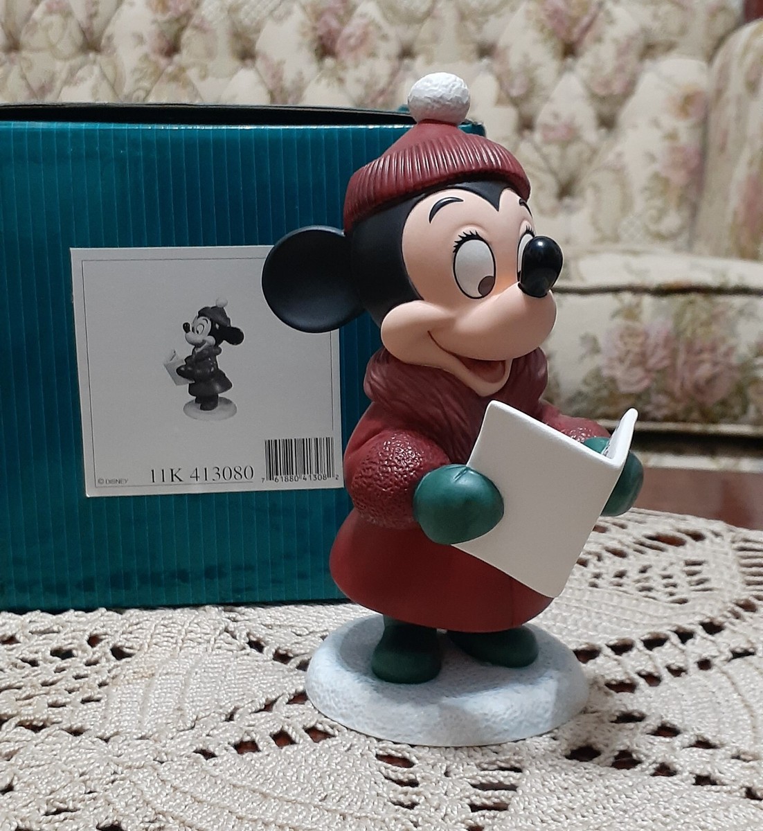 Disney~WDCC~PLUTO'S CHRISTMAS TREE~MINNIE MOUSE~CAROLER MINNIE