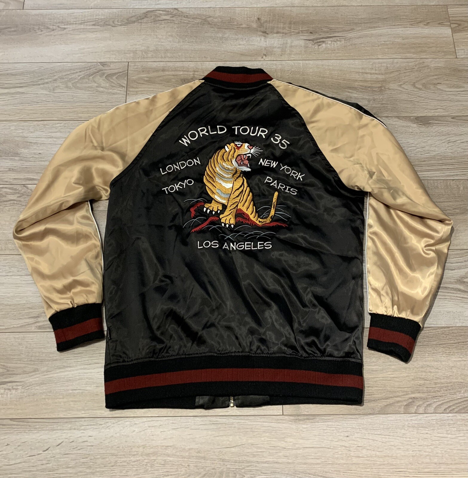 35 Tiger Souvenir Bomber Jacket Medium 