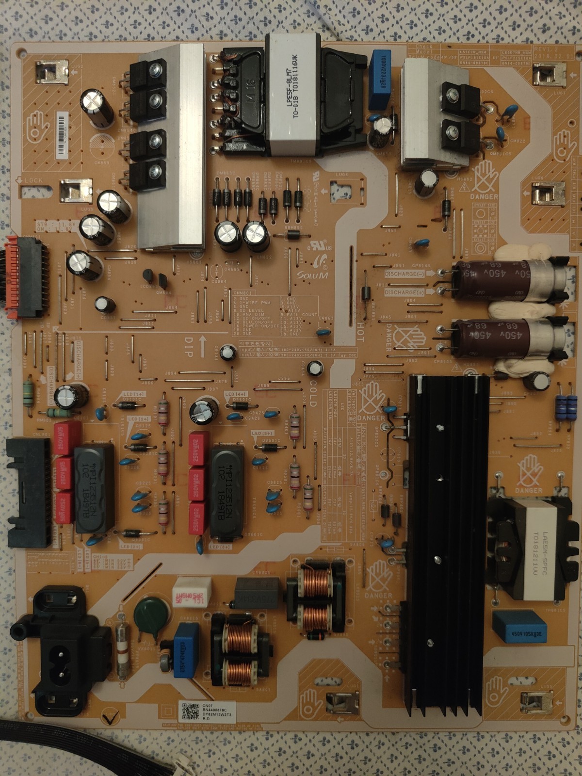scheda alimentazione tv samsung modello QE55Q6FNA.