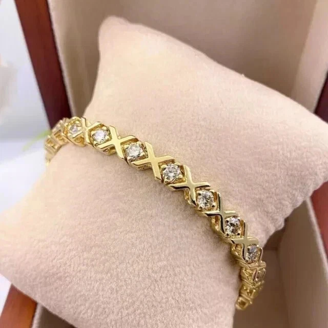 Brazalete de tenis para mujer enchapado en oro amarillo de 14 k de corte redondo de 5 quilates con diamantes creados en laboratorio Foto 2 de 4