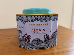 Fortnum & Mason tea tin (empty)