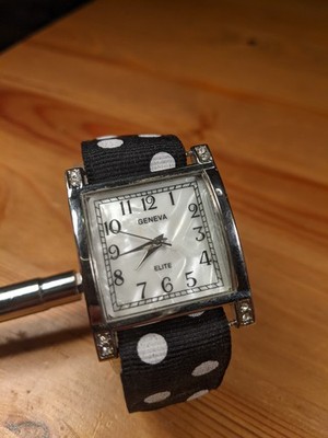 Vintage Geneva Stainless Steel Japanese Movement - New Battery - 100% Tested