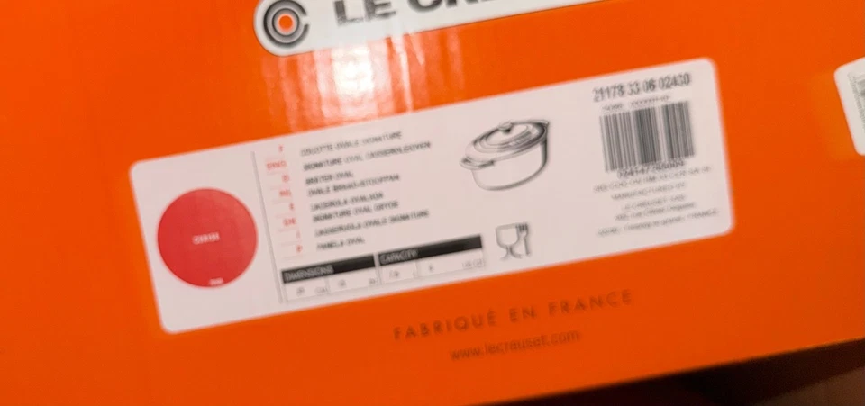 Le Creuset 8 QT Signature Enameled Cast Iron Oval Dutch Oven. Red Color! NIB - Image 2 of 2